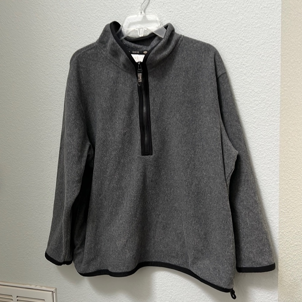 Women’s Plus Liz Claiborne Pull-over